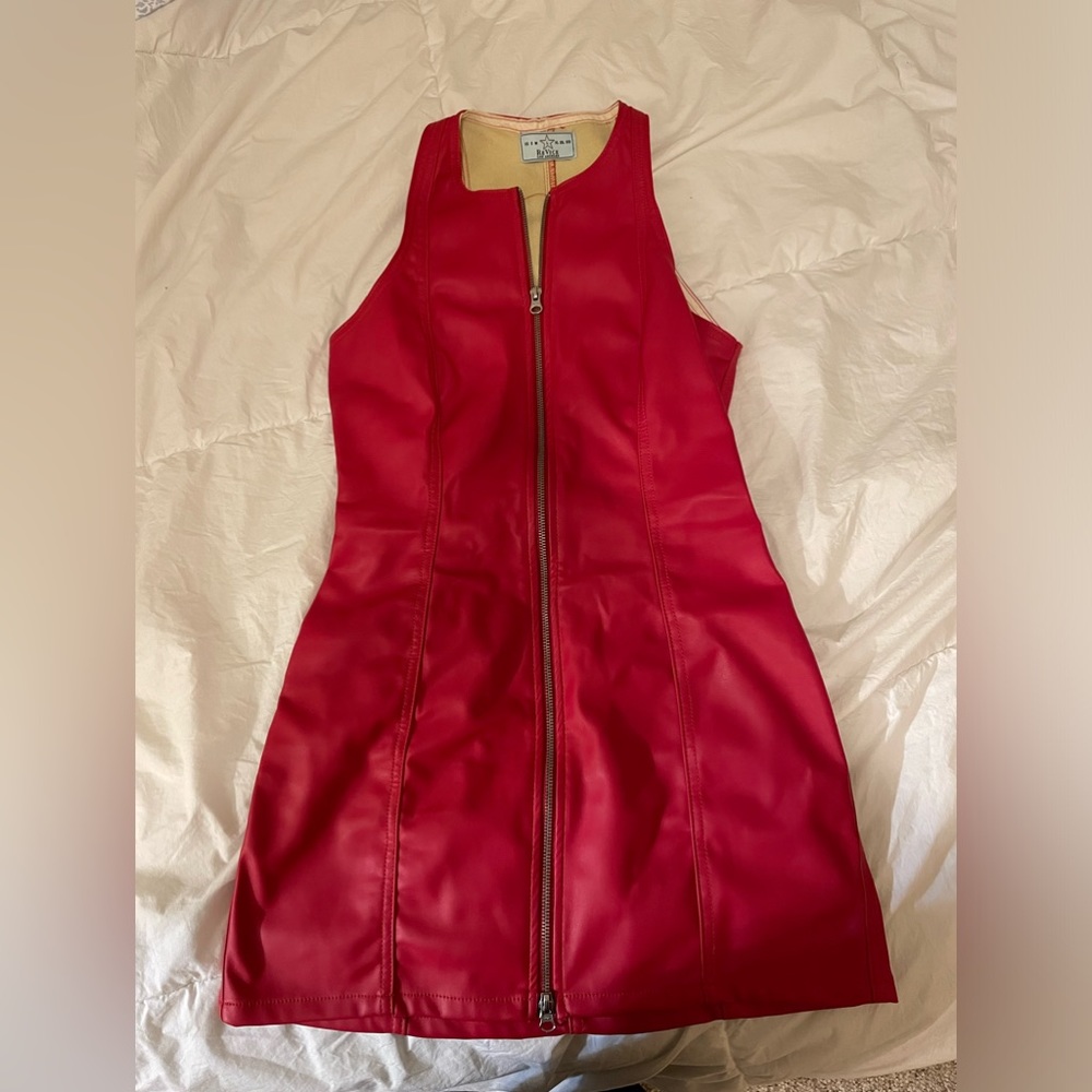 VIXEN DRESS / SIMPLY RED / REVICE